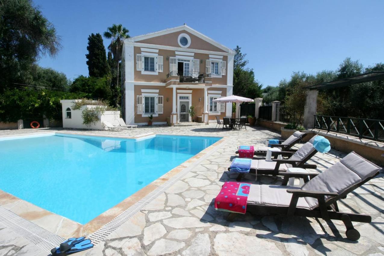 Durrell Corfu Strawberry-Pink Villa Perama (Corfu) Exterior foto